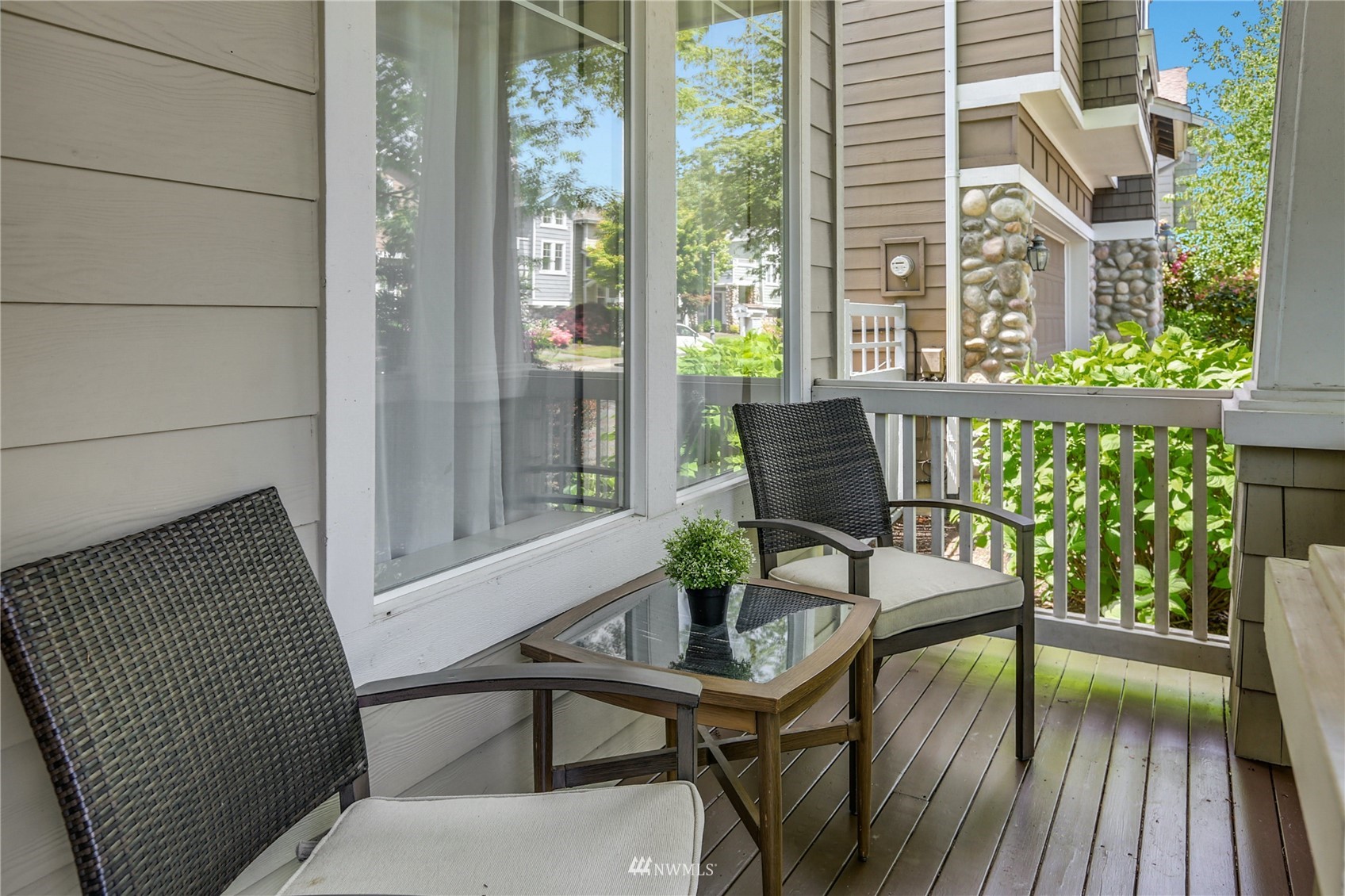 4621 Northeast 5th Street Renton, WA 98059 - Photo 4 of 31 Gallery Image 4