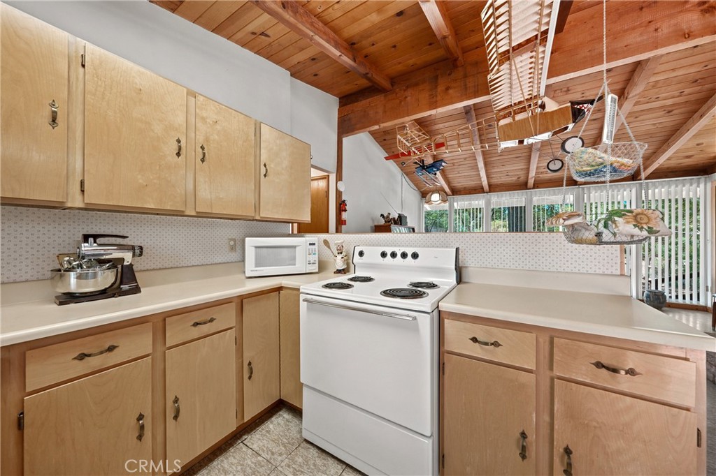 12390 Ridge Road Middletown, CA 95461 - Photo 14 of 41
