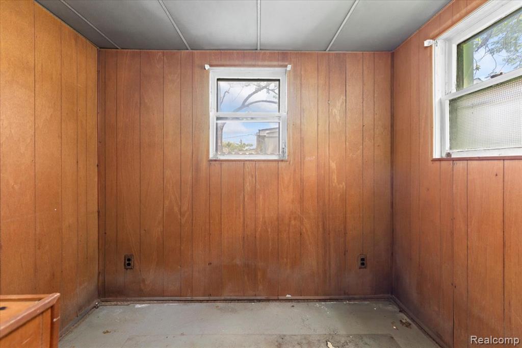 198 West Auburn Road Rochester Hills, MI 48307 - Photo 24 of 36