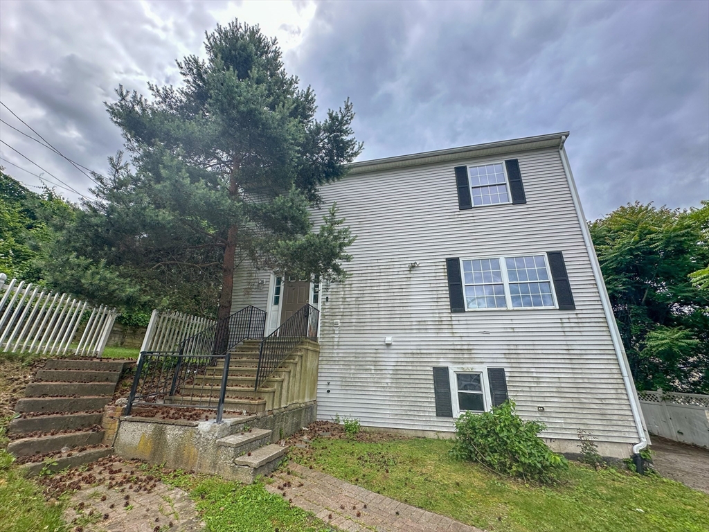 20 Groton Place Worcester, MA 01604 - Photo 1 of 15