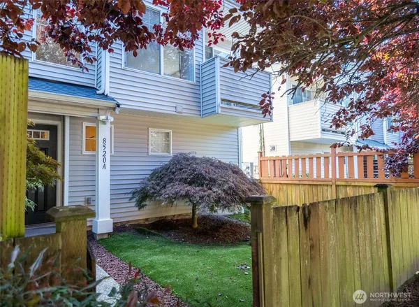 $610,000 | 8520 Midvale Avenue North, Unit A, Seattle, WA 98103