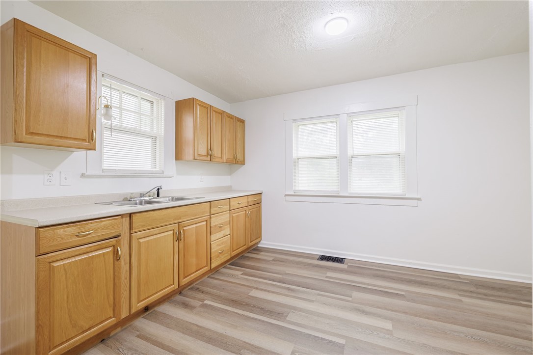 65 Flanders Street Rochester, NY 14619 - Photo 13 of 25