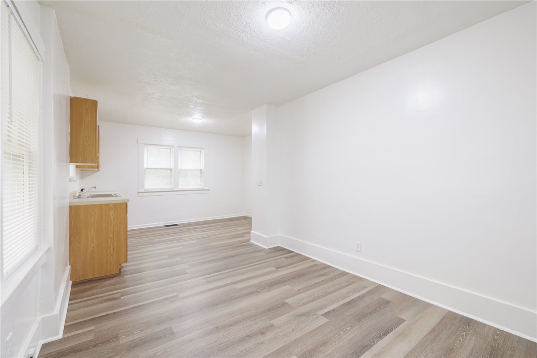 65 Flanders Street Rochester, NY 14619 - Photo 10 of 25