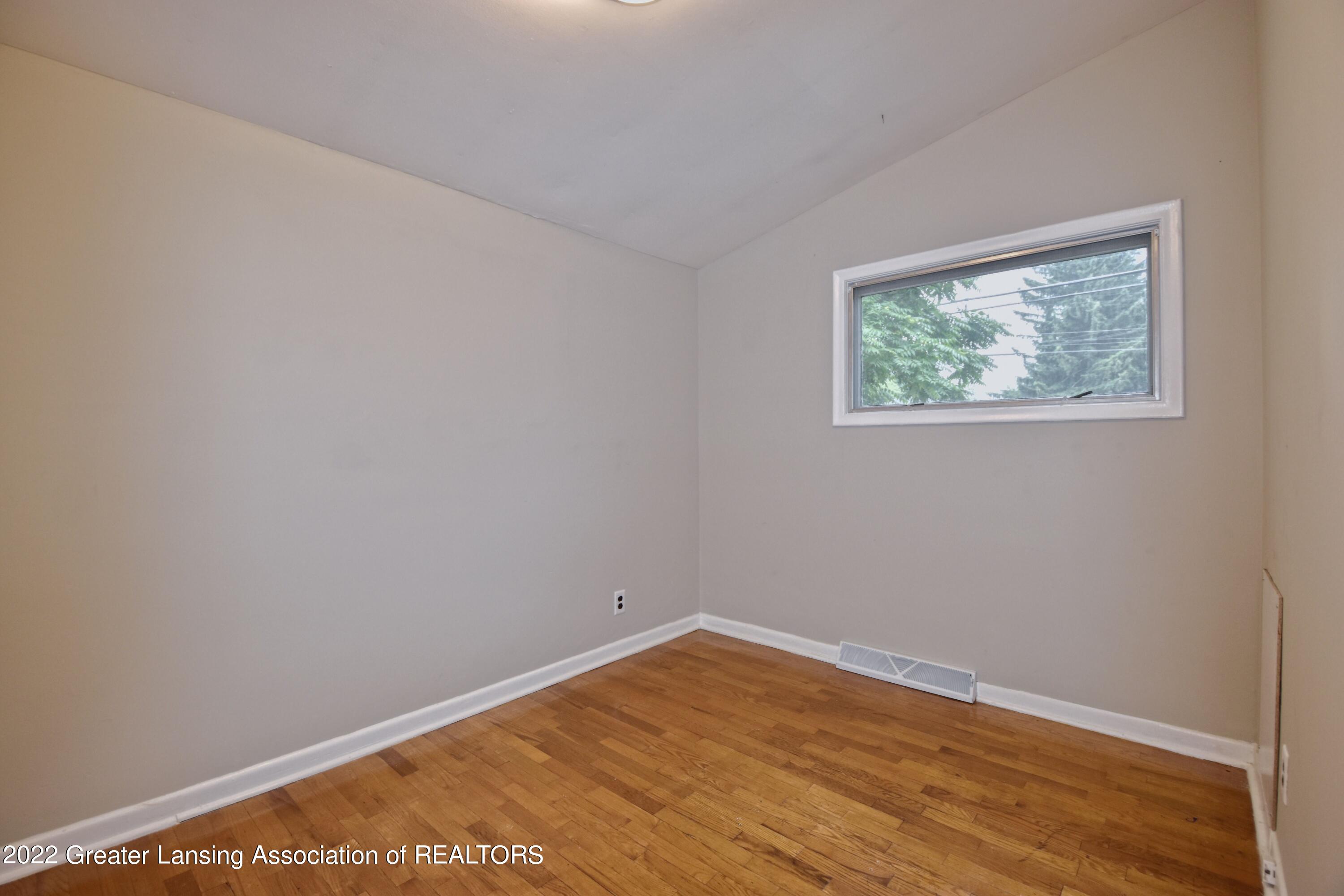 1230 West Jolly Road Lansing, MI 48910 - Photo 15 of 36 14