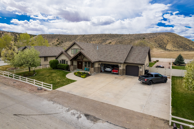 281 Kentucky Way Vernal, UT 84078 - Photo 3 of 42