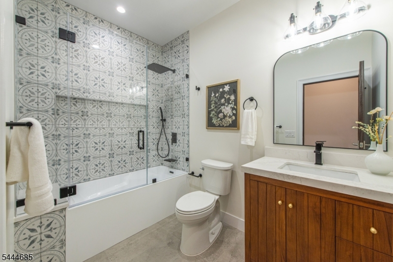 98 Haddenfield Road Clifton, NJ 07013 - Photo 38 of 50 Gallery Image 38