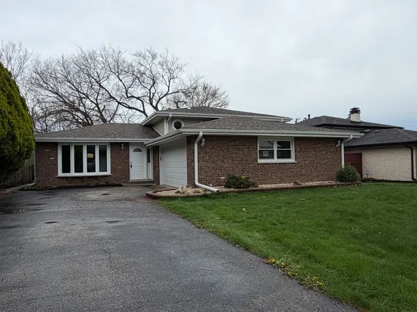 $434,900 | 7547 Blazer Avenue, Justice, IL 60458