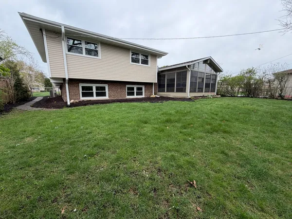 $434,900 | 7547 Blazer Avenue, Justice, IL 60458