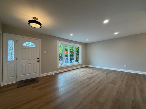 $434,900 | 7547 Blazer Avenue, Justice, IL 60458