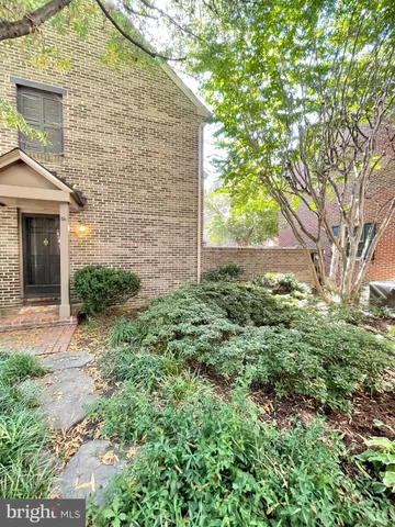 $3,400 | 1208 West Abingdon Drive, Alexandria, VA 22314