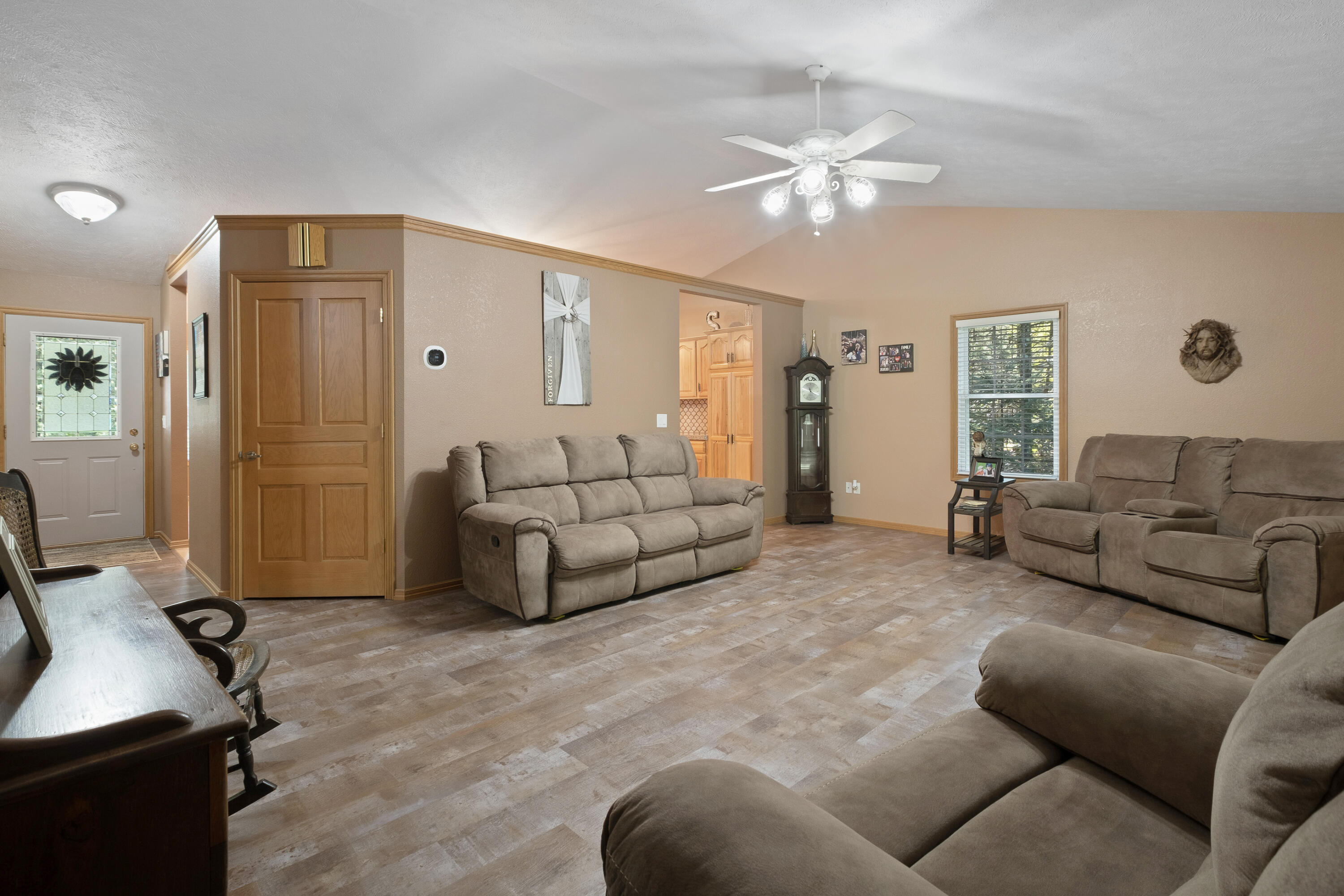 425 South Broton Road Muskegon, MI 49442 - Photo 8 of 27 Photo-12