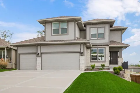 $599,000 | 12565 South Meadowview Street, Olathe, KS 66061