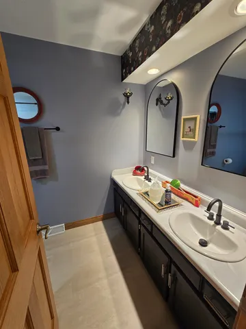 $450,000 | 9711 Ramblin Ridge Road, Belvidere, IL 61008