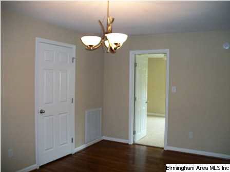 575 Markeeta Road Leeds, AL 35094 - Photo 6 of 32