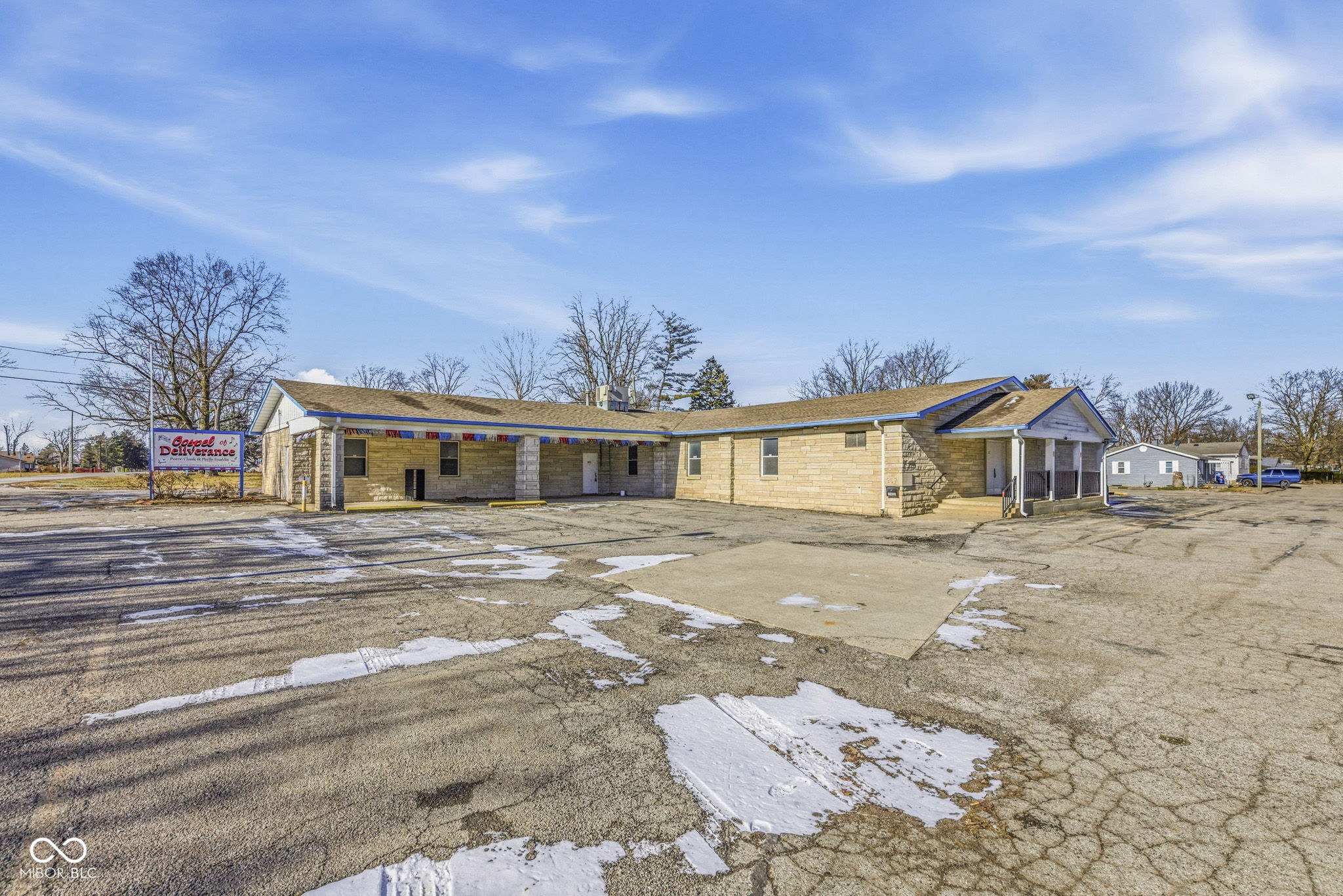 2986 South Roena Street Indianapolis, IN 46241 - Photo 3 of 59