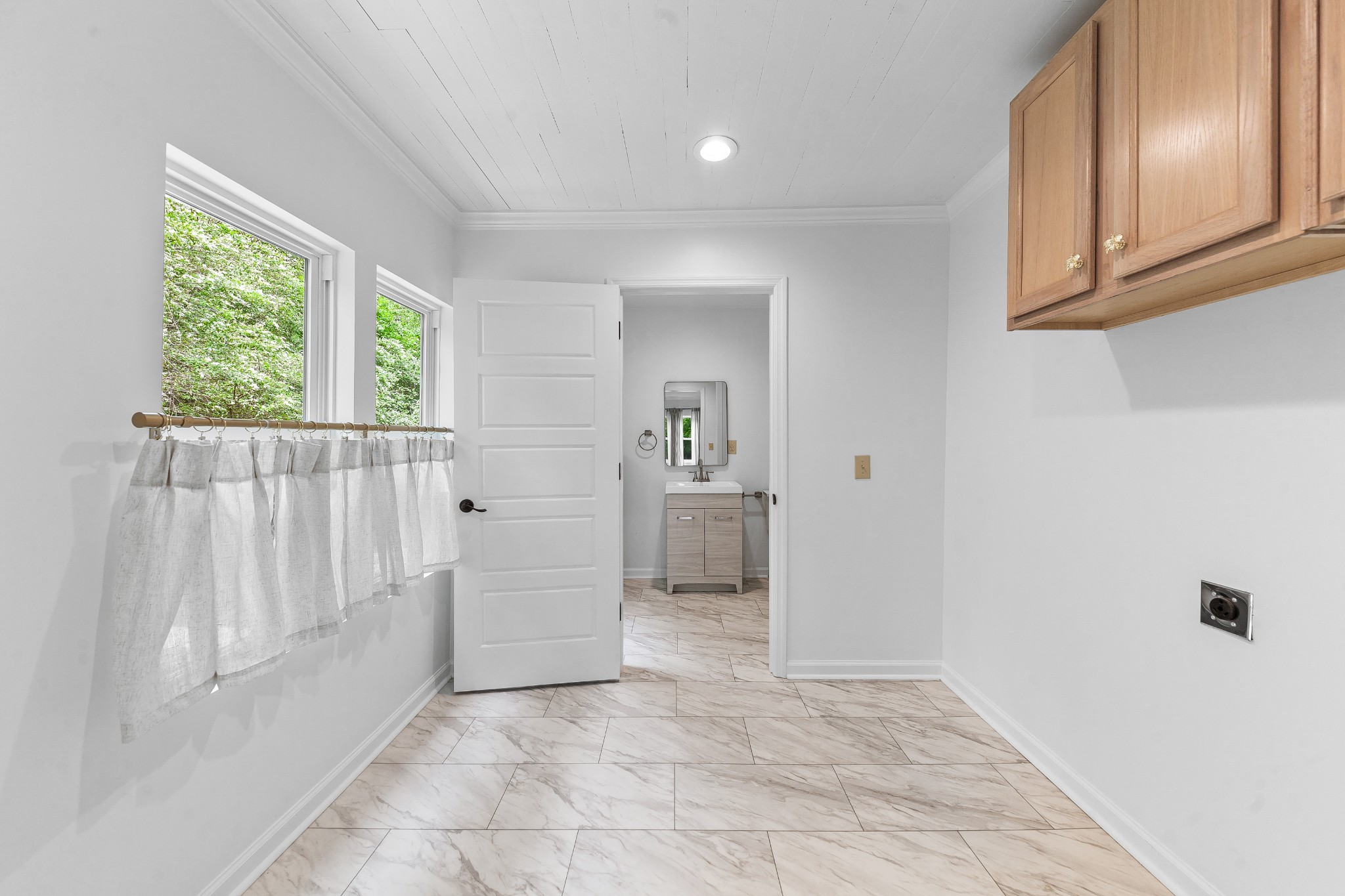 128 North Main Street Loretto, TN 38469 - Photo 22 of 32 a view of an empty room with a window