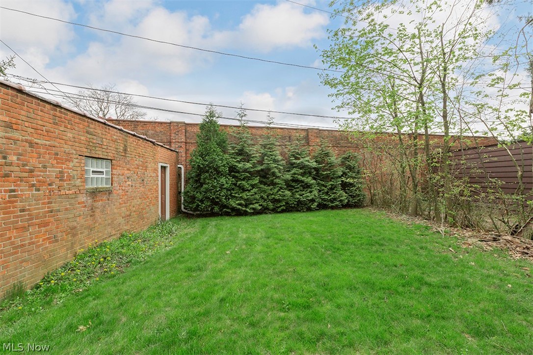3685 Lytle Road Beachwood, OH 44122 - Photo 24 of 27 Private Back Yard