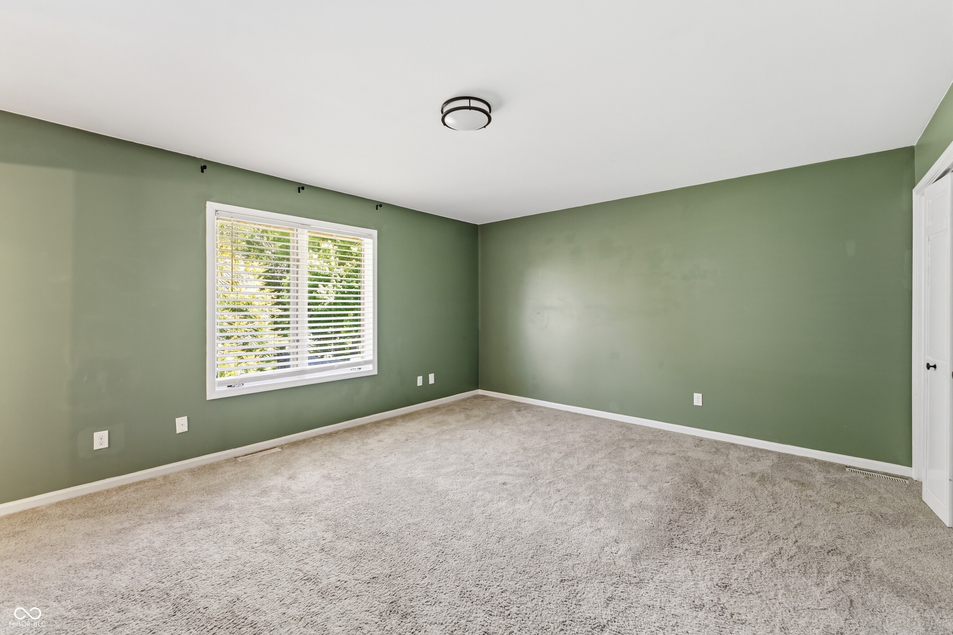 906 Hummingbird Lane Columbus, IN 47203 - Photo 22 of 43
