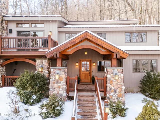 a view of a pathway with a building