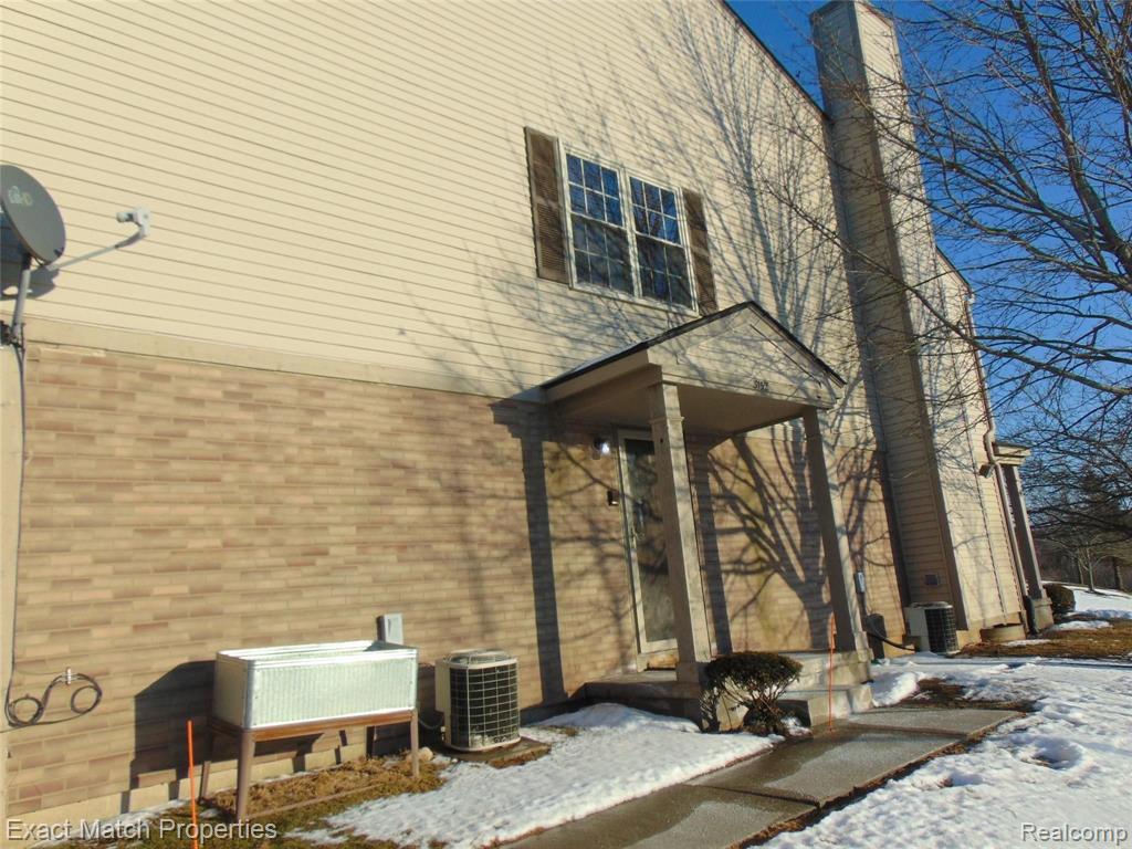 3152 High Pointe Ridge Road Lake Orion, MI 48359 - Photo 1 of 24