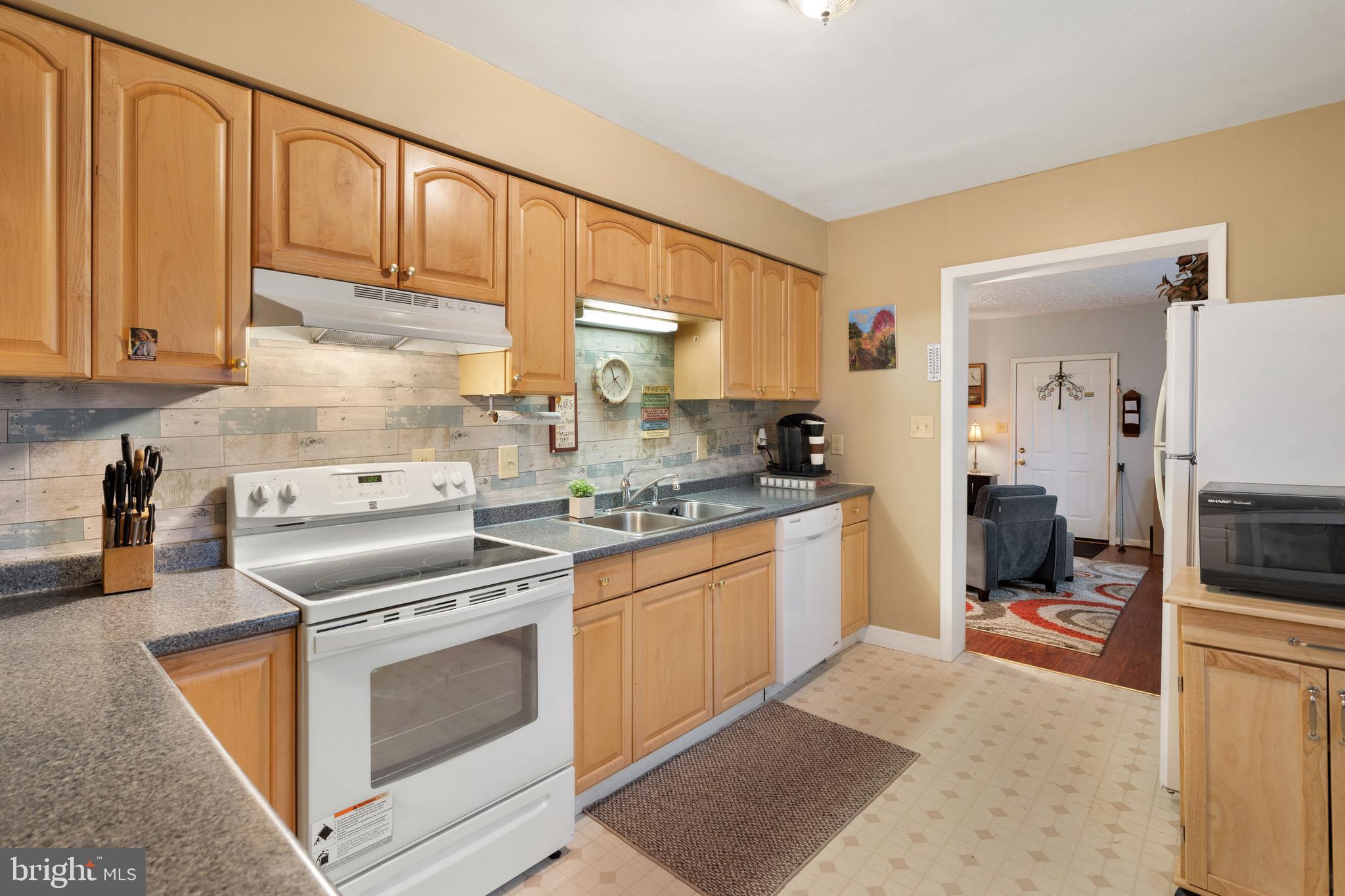 7203 Covingtons Corner Road Bealeton, VA 22712 - Photo 8 of 29 kitchen
