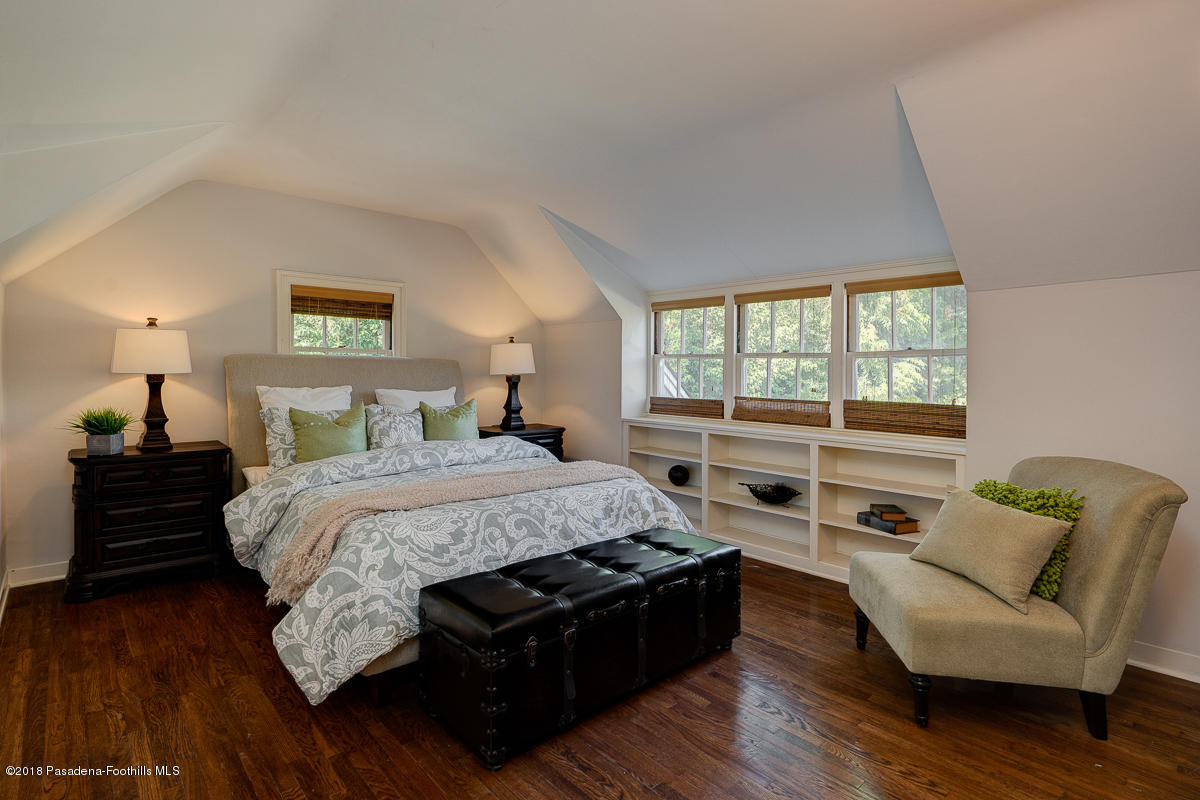 721 Madre Street Pasadena, CA 91107 - Photo 51 of 82 a bedroom with a bed and a couch