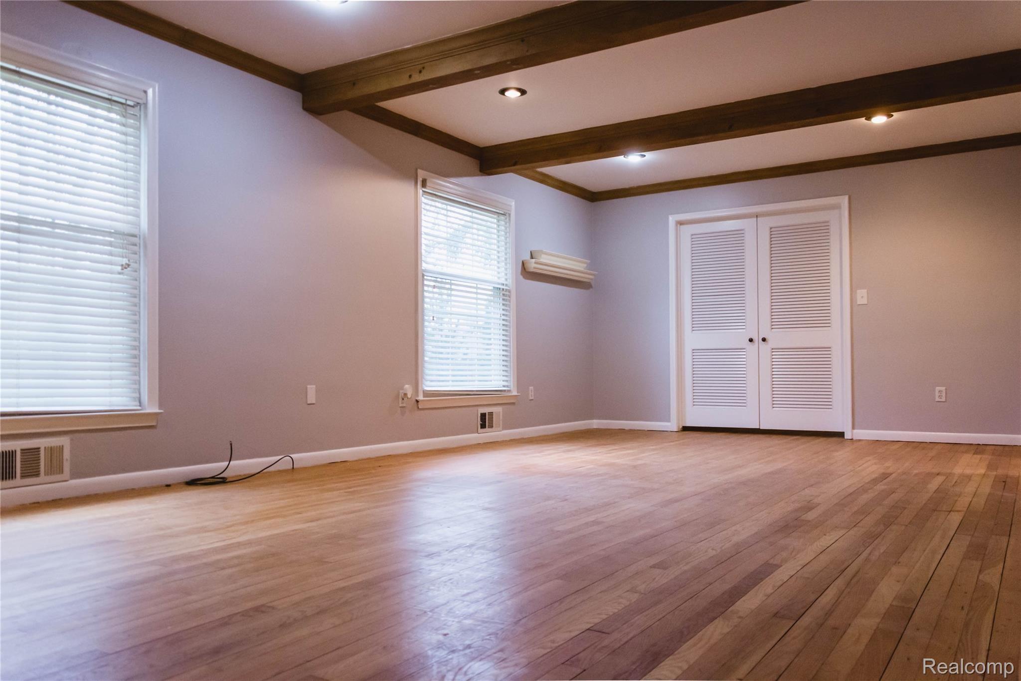 32237 Baintree Road Farmington, MI 48334 - Photo 14 of 36 32237 Baintree Rd realESTATE-20.jpg