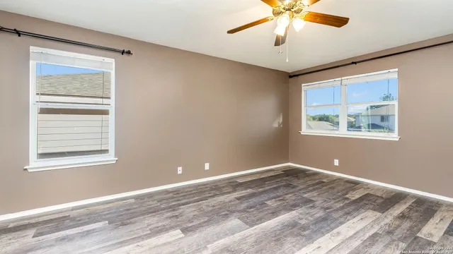a view of empty room with window