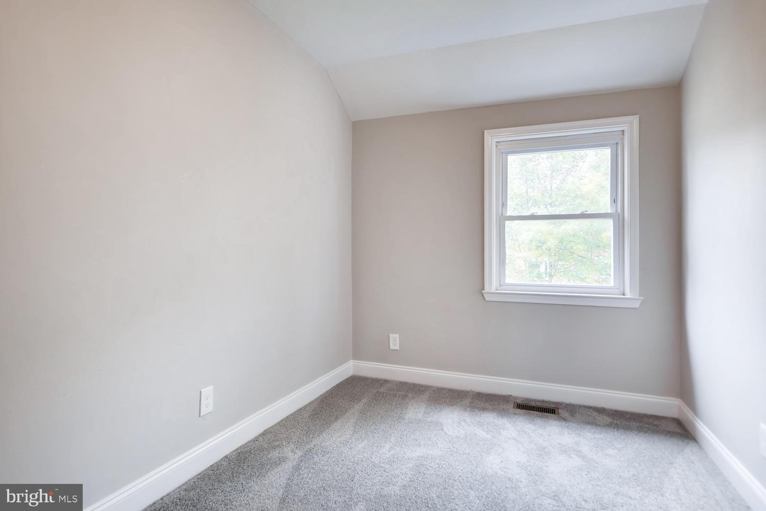 1526 Pentwood Road Baltimore, MD 21239 - Photo 16 of 28 Gallery Image 16