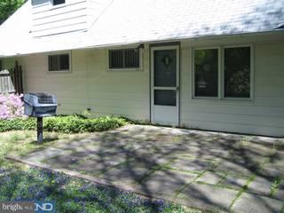 8002 Douglas Road Wyndmoor, PA 19038 - Photo 4 of 4 Gallery Image 4