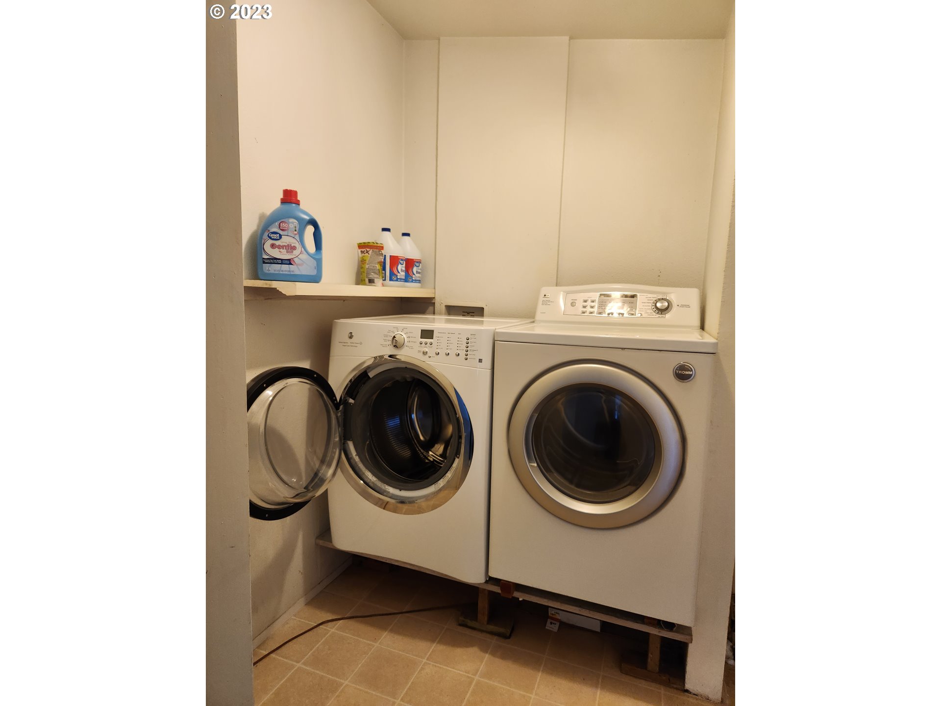 63705 South Barview Road Coos Bay, OR 97420 - Photo 11 of 21 Gallery Image 11