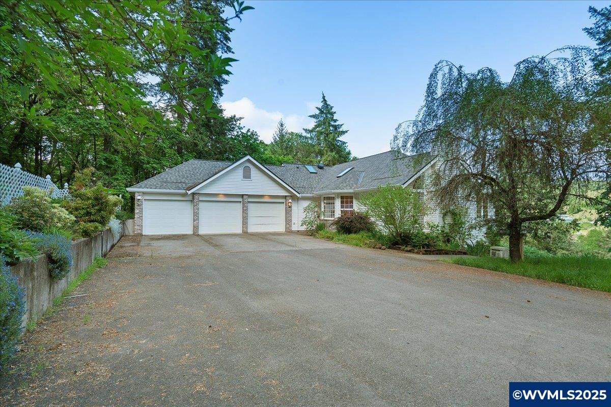 21470 Southwest Eagle Point Road McMinnville, OR 97128 - Photo 1 of 50 Gallery Image 1