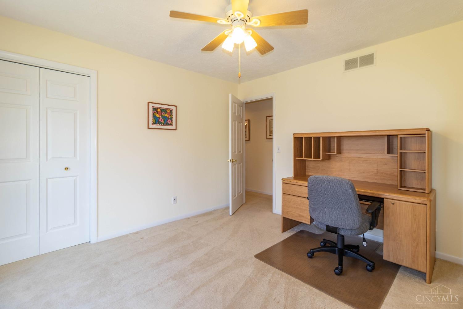 5239 Hanley Road Cincinnati, OH 45247 - Photo 18 of 34