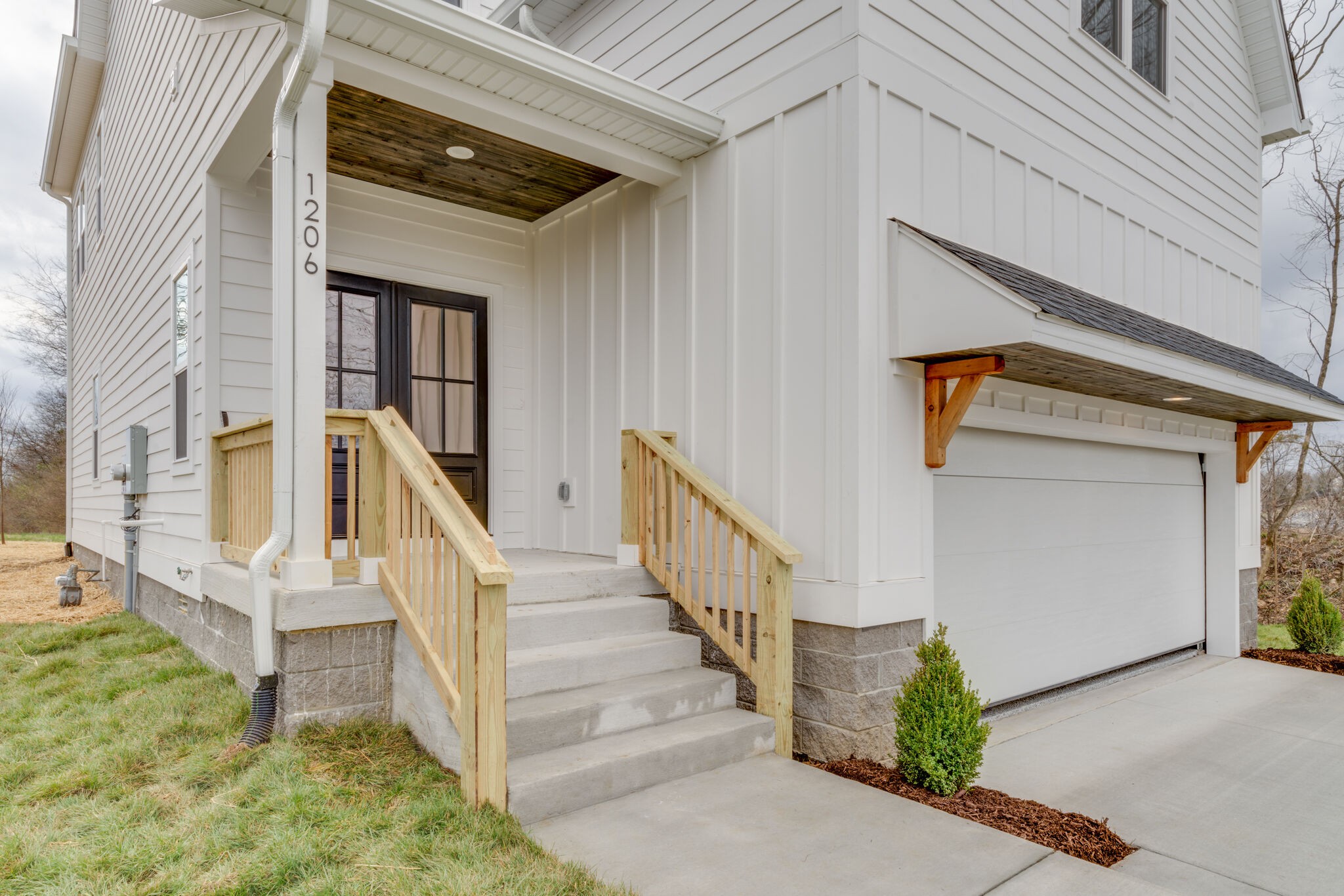 1206 Apache Lane Madison, TN 37115 - Photo 3 of 39 a view of entryway