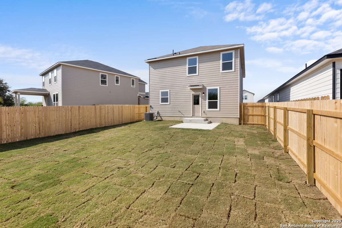 14426 Gopher Cove Elmendorf, TX 78112 - Photo 4 of 11