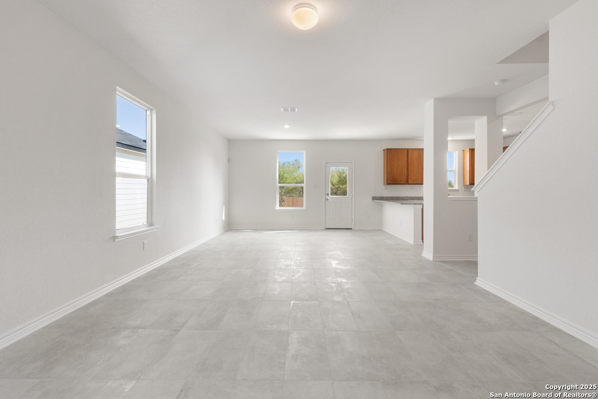 14426 Gopher Cove Elmendorf, TX 78112 - Photo 6 of 11