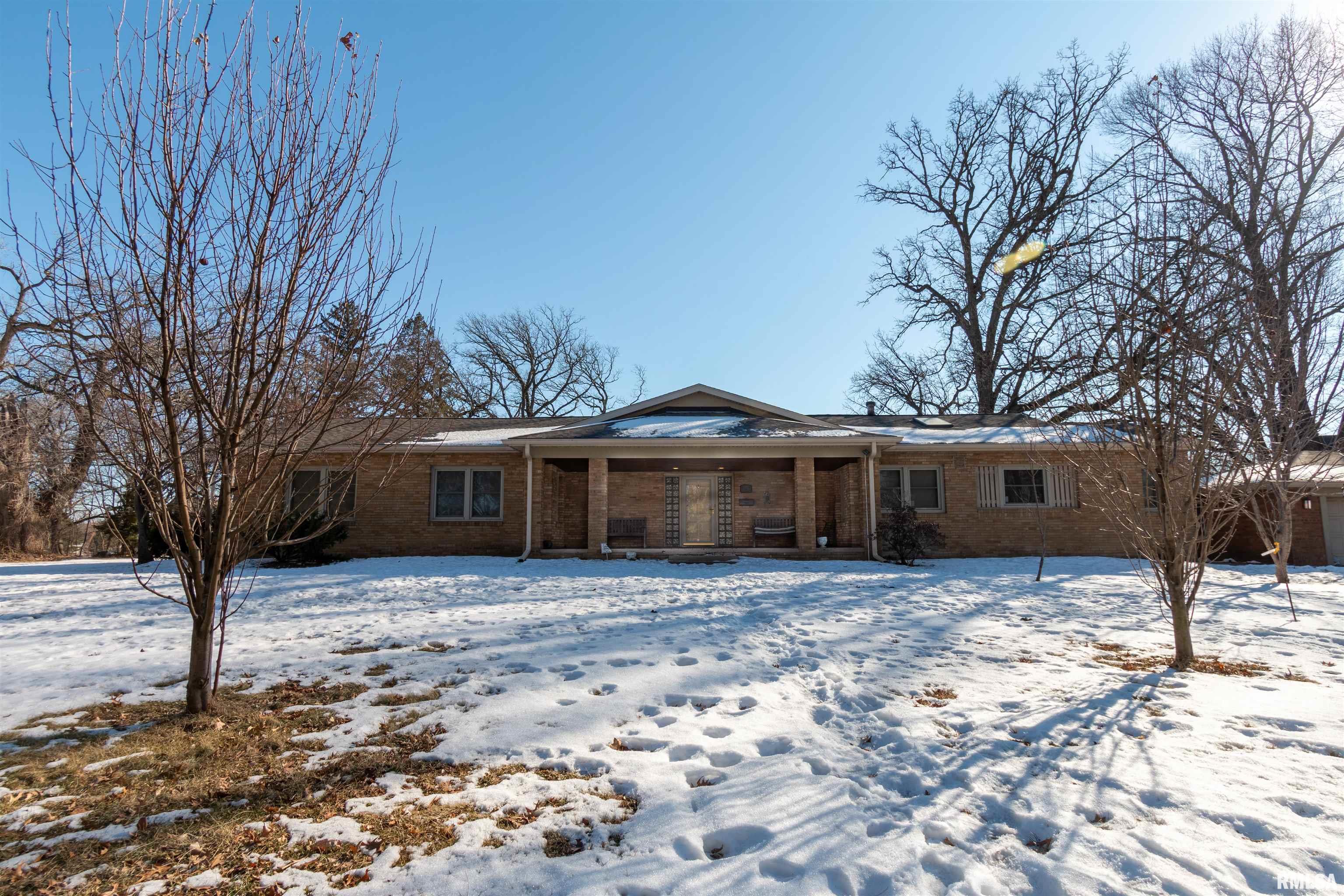 3431 Middle Road Davenport, IA 52803 - Photo 1 of 17 Gallery Image 1
