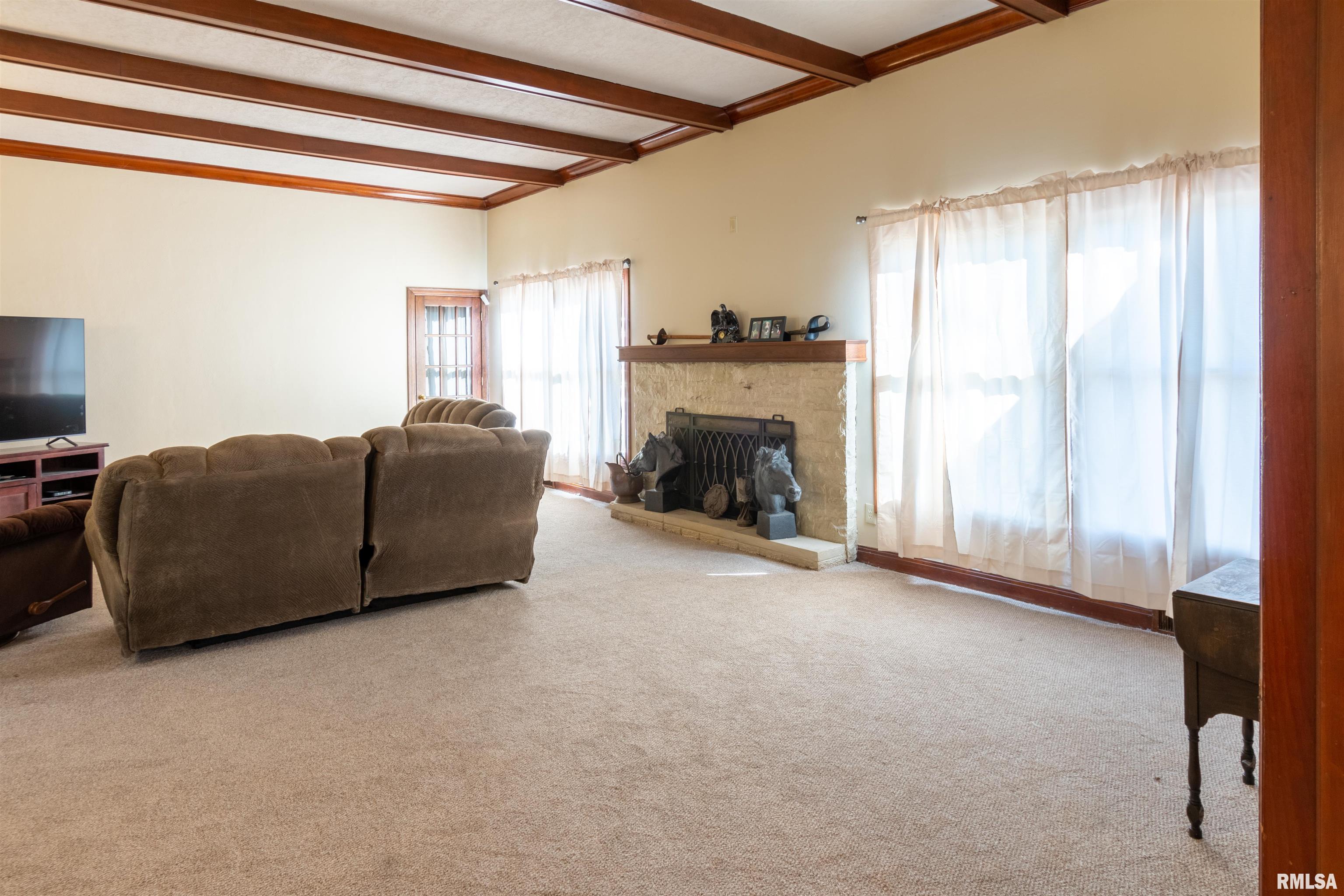 3431 Middle Road Davenport, IA 52803 - Photo 8 of 17 Gallery Image 8