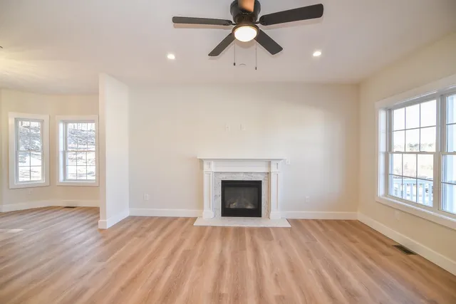 $649,900 | 3 Bent Grass Circle, Unit 34, Kingston, NH 03848