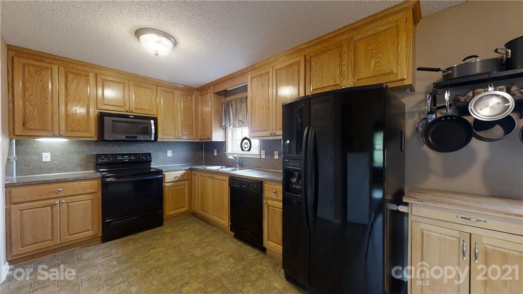3581 Ritchie Road Lincolnton, NC 28092 - Photo 8 of 31 Gallery Image 8