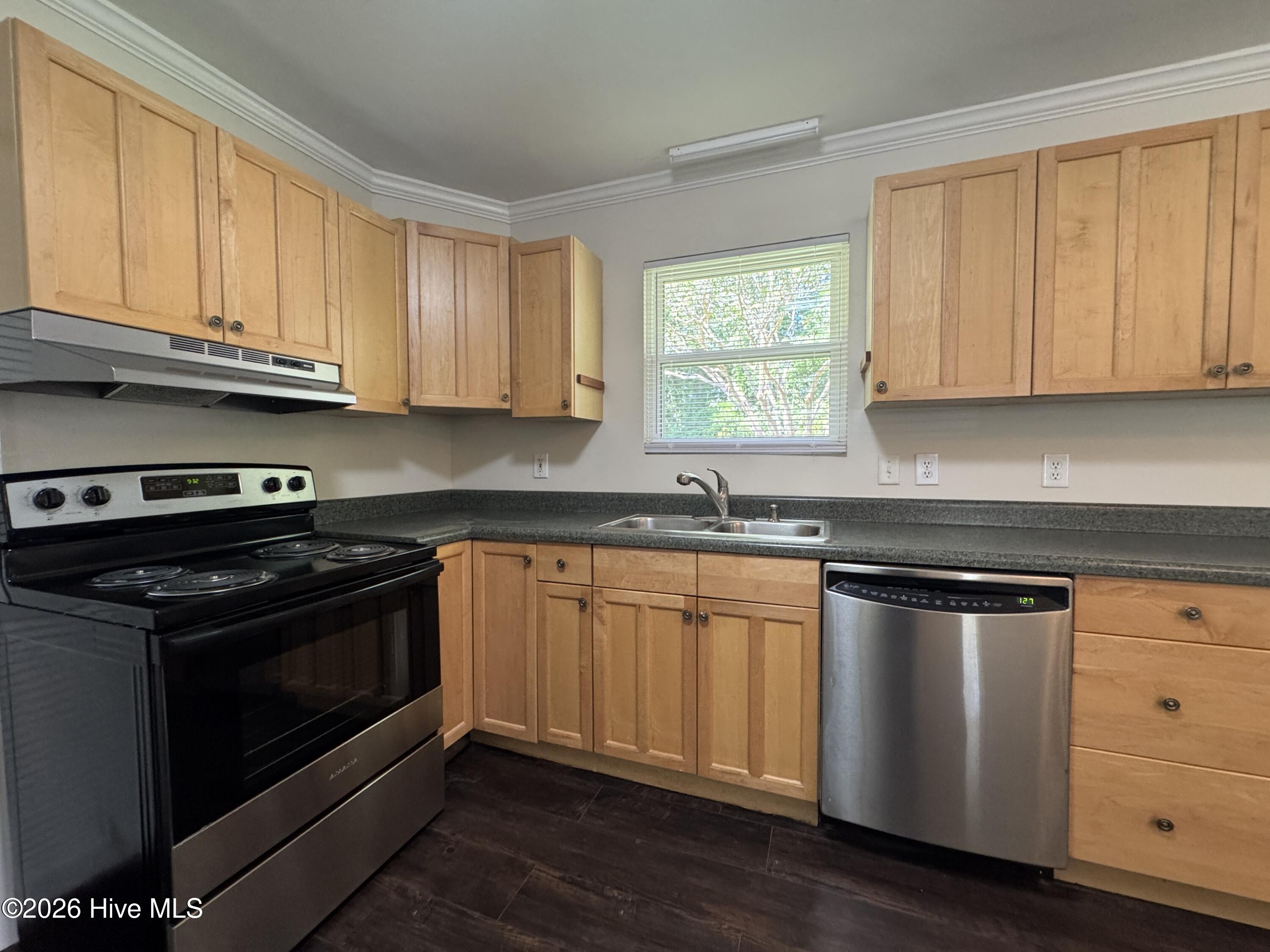 317 Covington Road Wilmington, NC 28409 - Photo 5 of 17