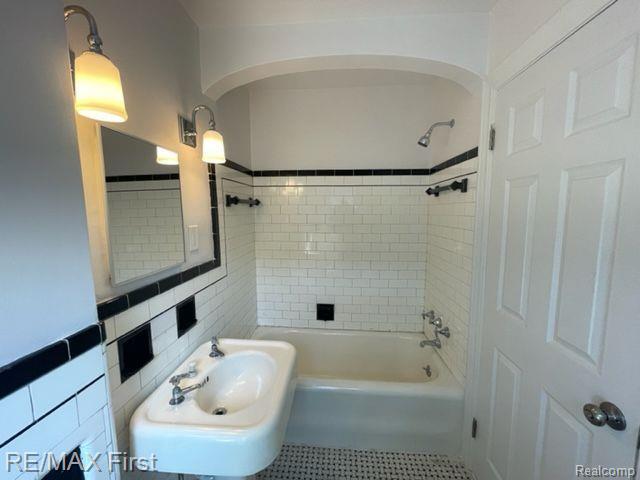 5774 Yorkshire Road Detroit, MI 48224 - Photo 19 of 24 Gallery Image 19