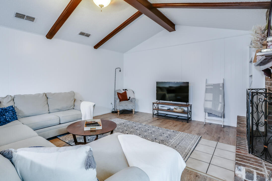 2307 80th Street Lubbock, TX 79423 - Photo 4 of 17 2307-103