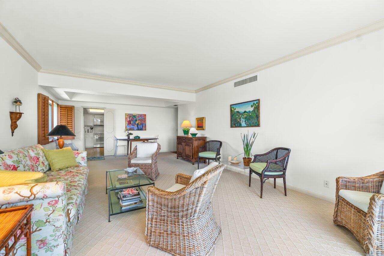 200 Little Club Road, Unit 9 Gulf Stream, FL 33483 - Photo 8 of 22 011-200LittleClubRoad-Unit9-DelrayBeach-
