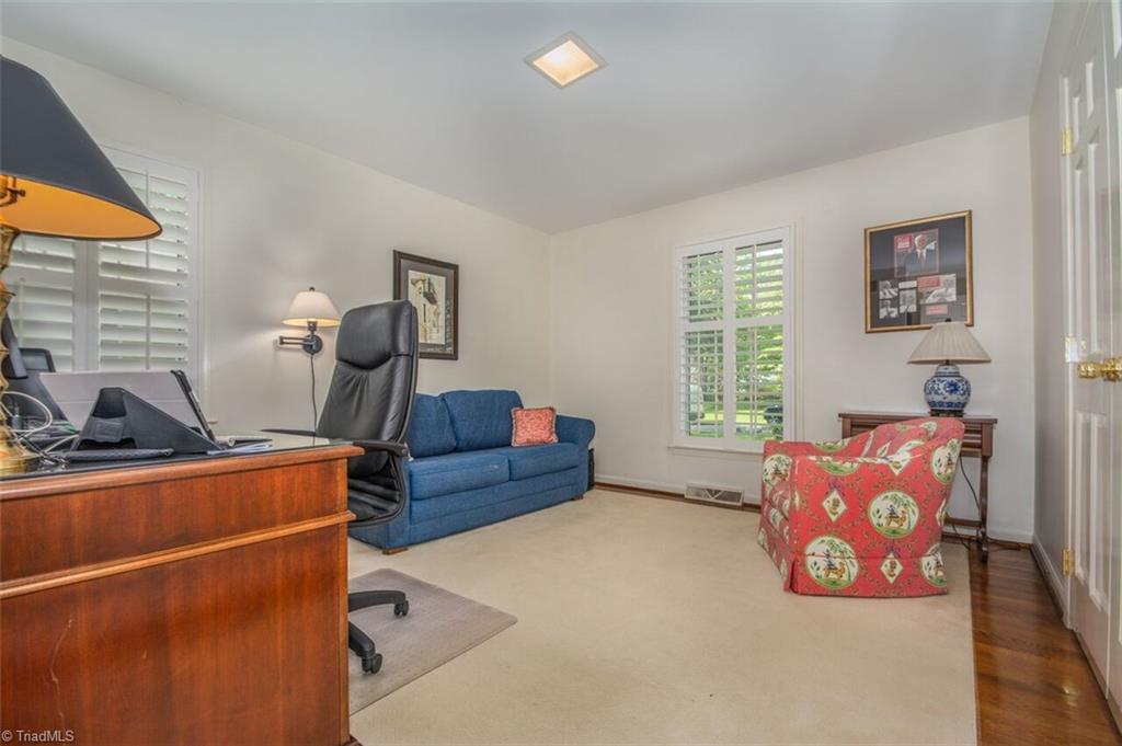 1701 Beechtree Road Greensboro, NC 27408 - Photo 14 of 20 Gallery Image 14