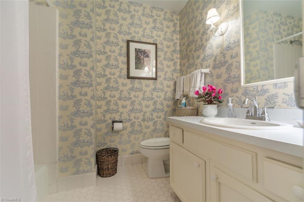 1701 Beechtree Road Greensboro, NC 27408 - Photo 16 of 20 Gallery Image 16