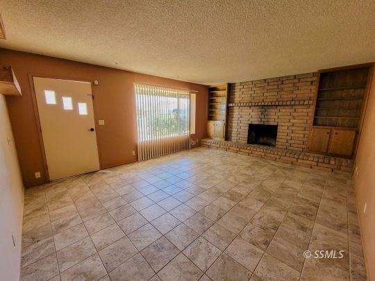 816 West Graaf Avenue Ridgecrest, CA 93555 - Photo 2 of 22