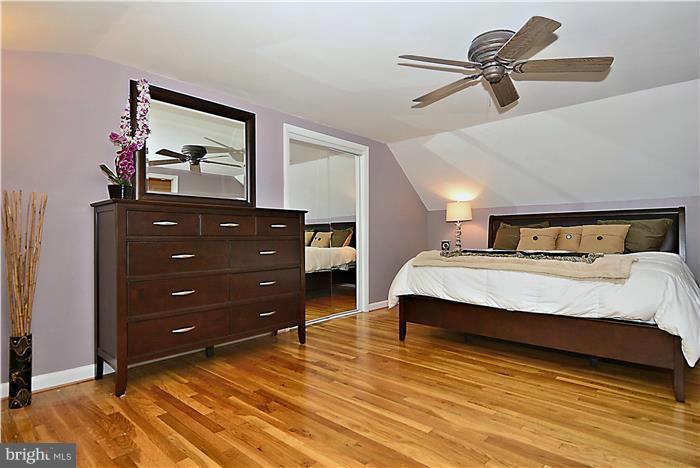1945 Foxhall Road McLean, VA 22101 - Photo 11 of 30 Walk in clothes closet & a walk in linen closet!