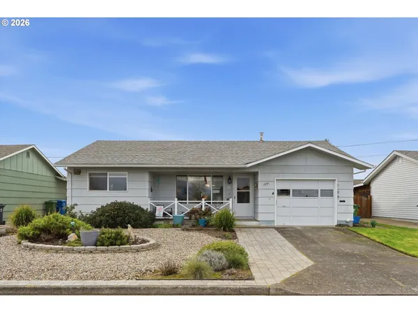$380,000 | 1841 Umpqua Road, Woodburn, OR 97071