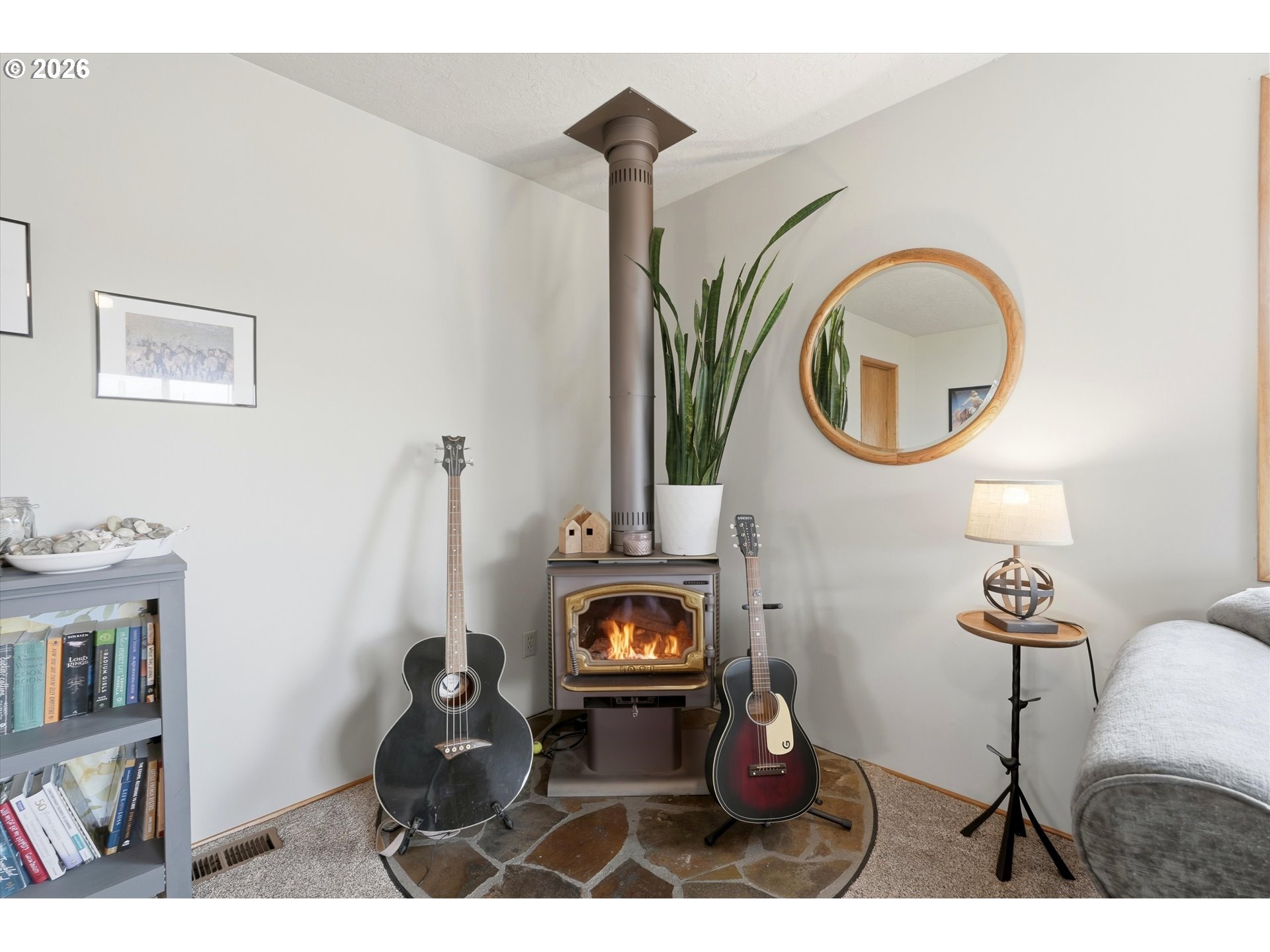 1841 Umpqua Road Woodburn, OR 97071 - Photo 25 of 41 a living room with furniture and a wooden floor